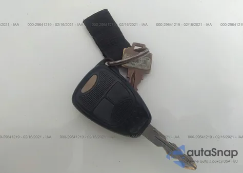 2006 Chrysler Town & Country Lx из США, поврежденный, VIN 1A4GP44R36B568700